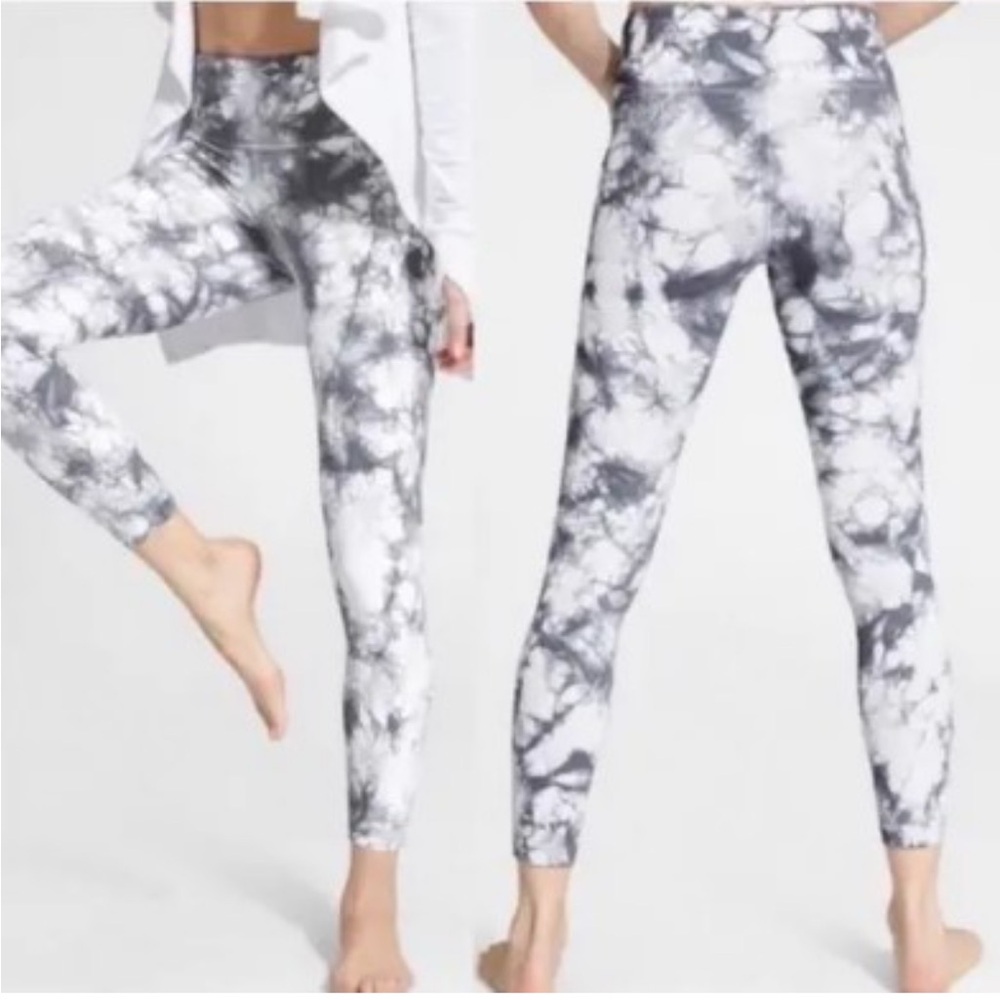 Athleta  Salutation 7/8 Ankle Tight Size L-Tall